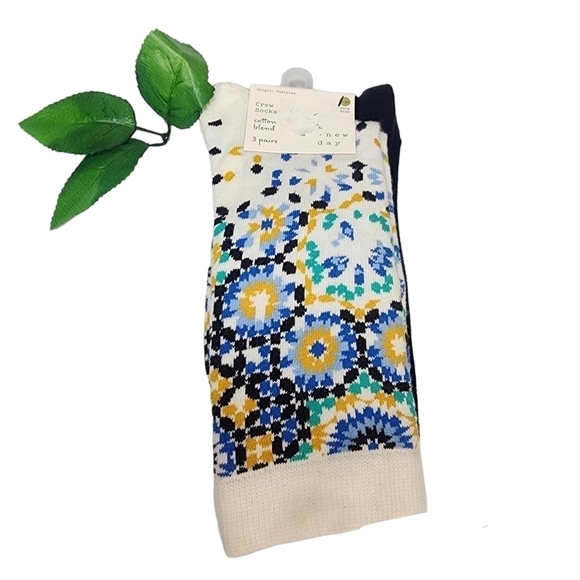 A NEW DAY Crew Socks Set of 3 - Picture 6 of 7